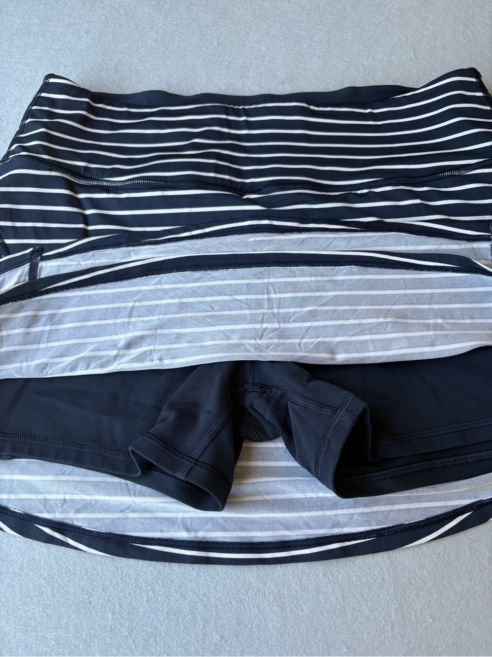Athleta Stripe Stealth Skort Navy Blue and White Sz M Pickleball Tennis - Picture 4 of 7